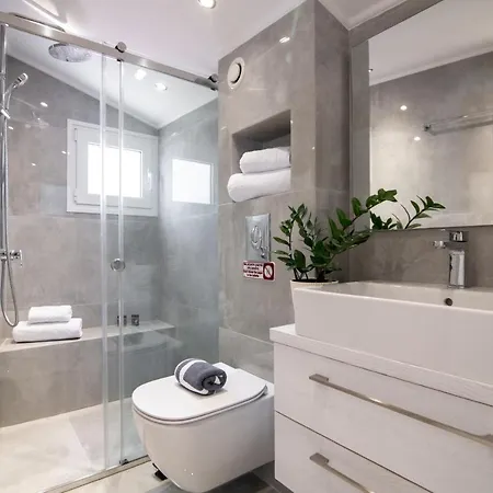 דירה Minimal Loft With Sea View Over Harbor! זקינטוס טאון